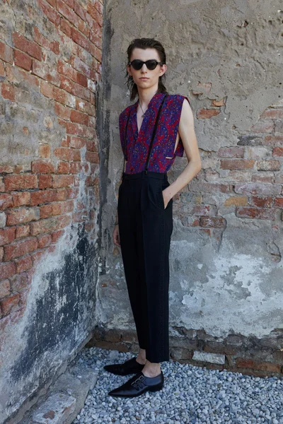 Look 50